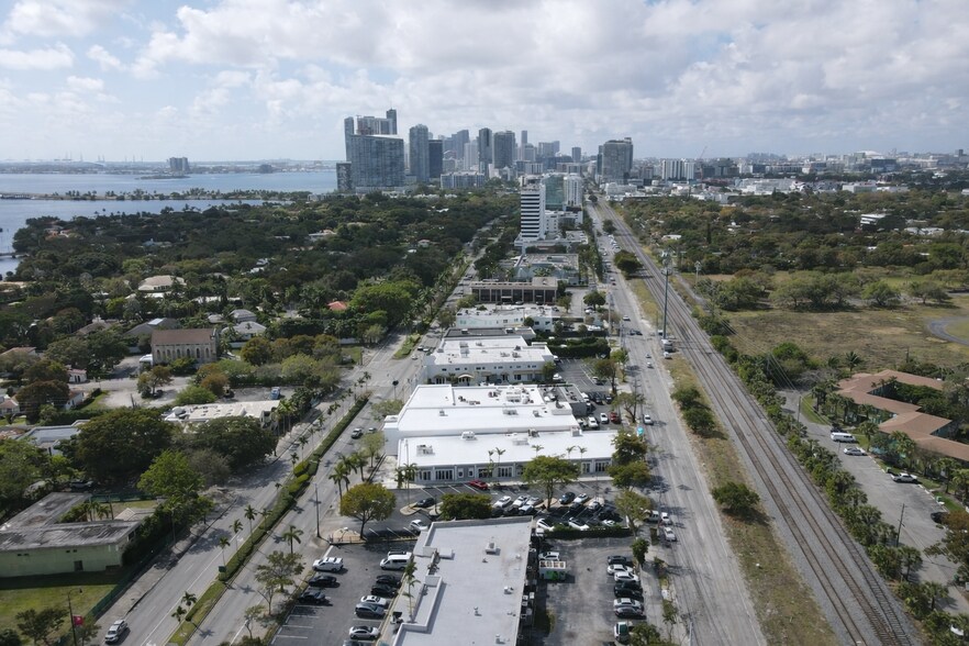 More Photos Of 5084 Biscayne Blvd, Miami General Retail For Lease