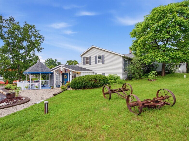 More Photos Of 425 S Ortonville Rd, Ortonville Freestanding For Sale