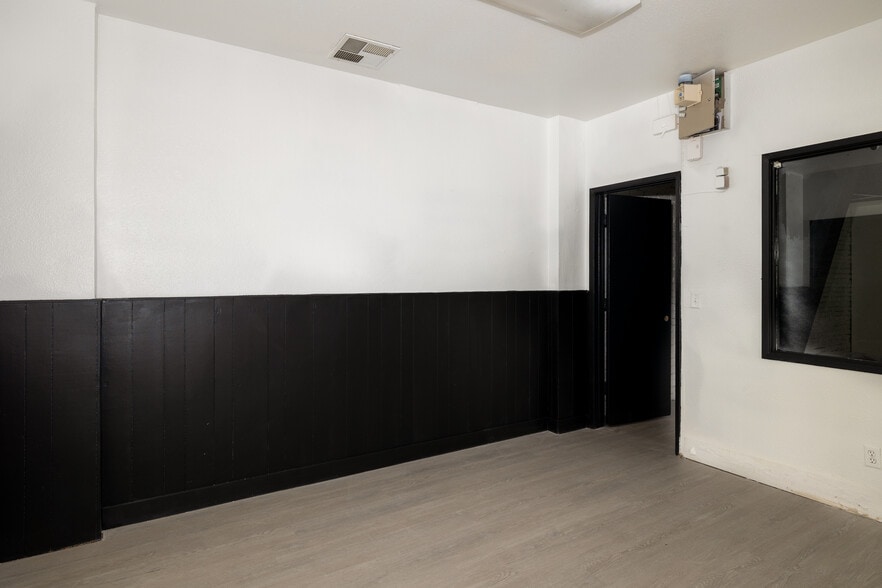 More Photos Of 123 E 7th St, Hanford Movie Theatre For Sale