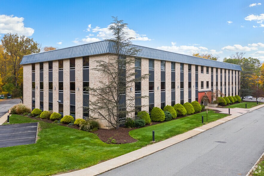 More Photos Of 25 Lindsley Dr, Morristown Medical For Lease