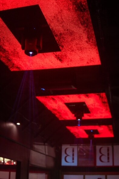 More Photos Of 35 NW 3rd Ave, Portland Bar For Sale