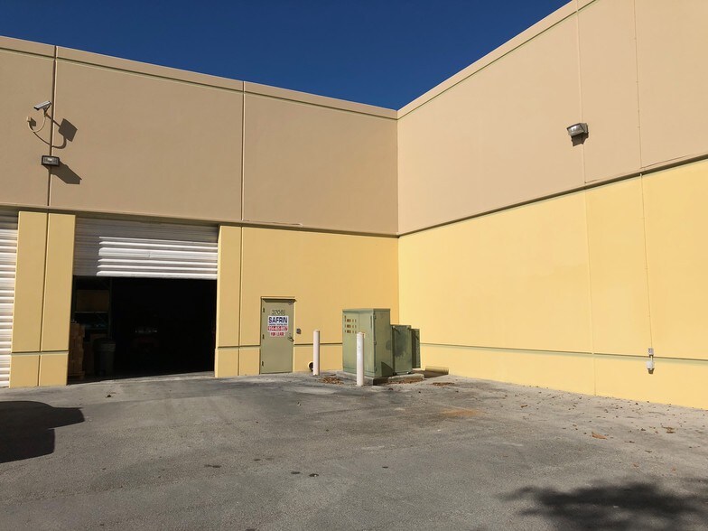 More Photos Of 3700-3718 SW 30th Ave, Fort Lauderdale Warehouse For Sale