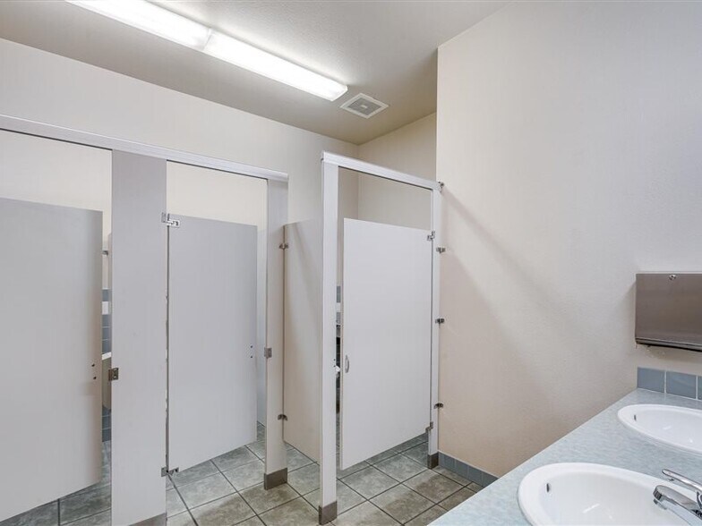 More Photos Of 1105 University St, Healdsburg Religious Facility For Sale