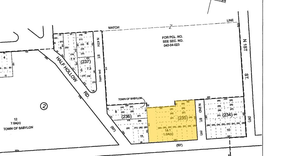 More Photos Of 697 Acorn St, Deer Park Warehouse For Lease