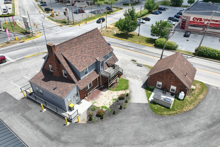 More Photos Of 550 S Main St, Shrewsbury Freestanding For Lease