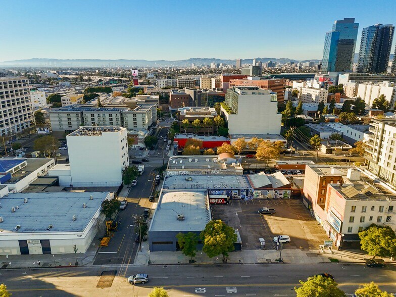 More Photos Of 1421 S Hill St, Los Angeles Warehouse For Lease