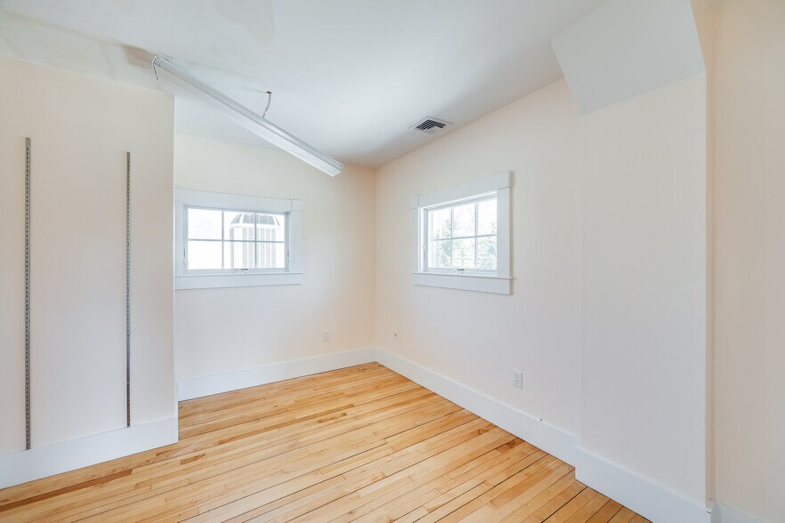 More Photos Of 204 Main St, Orleans Medical For Sale