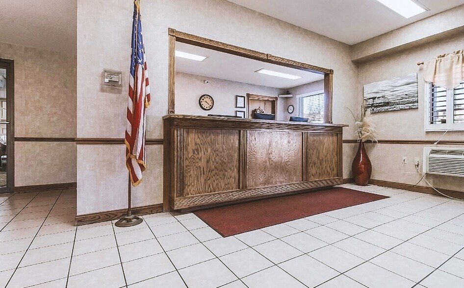 More Photos Of 612 W B St, McCook Hotel For Sale