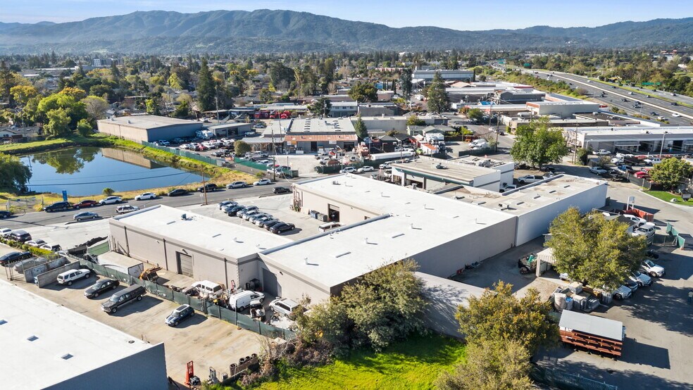 More Photos Of 299 E McGlincy Ln, Campbell Warehouse For Lease