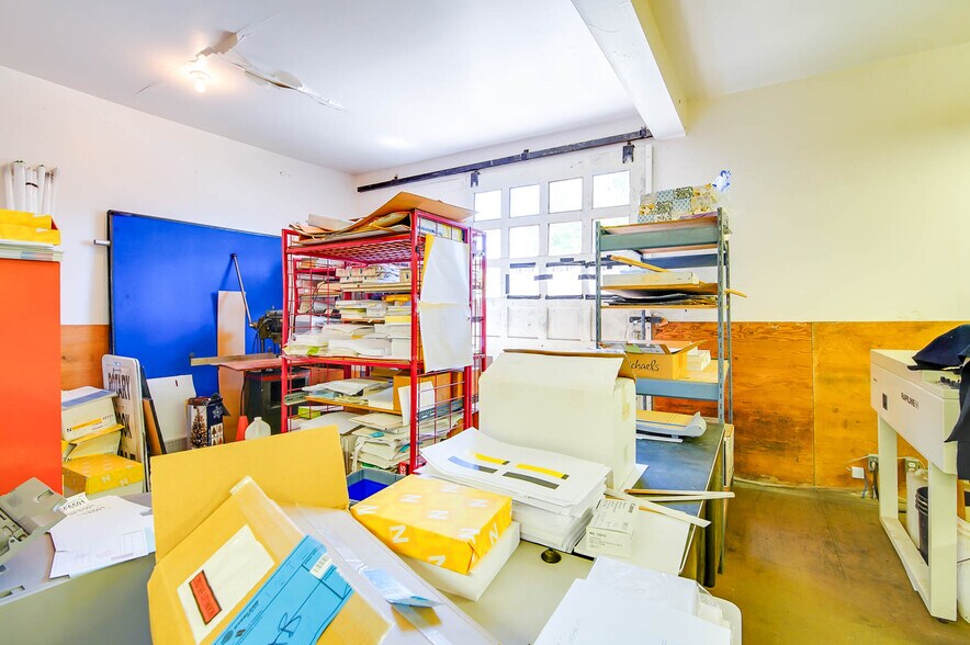 More Photos Of 4918 Napier St, Port Alberni Flex For Sale