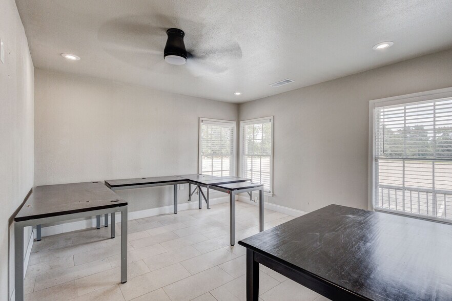 More Photos Of 4877 Sam Rayburn Hwy, Anna Office For Lease