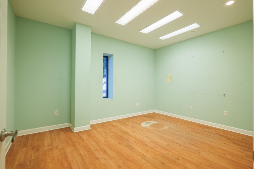 More Photos Of 450 W Highway 64, Lakeland Warehouse For Lease