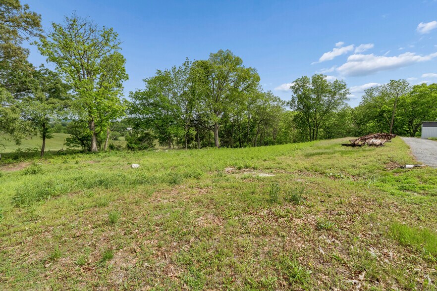More Photos Of 3141 Highway 11 E, Telford Flex For Sale