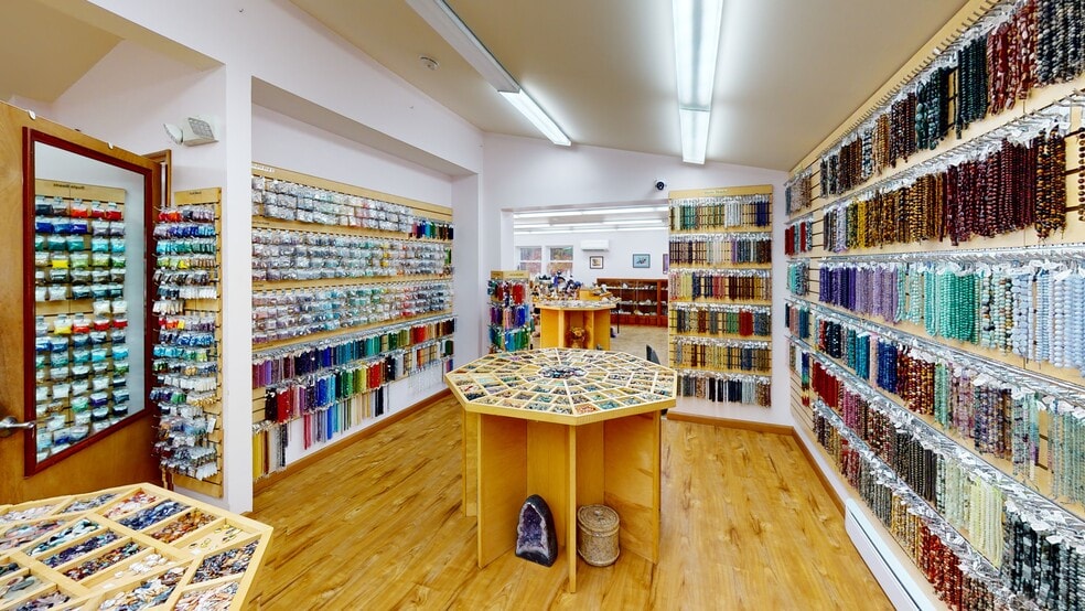 More Photos Of 275 Calef Hwy, Epping Storefront Retail Office For Sale