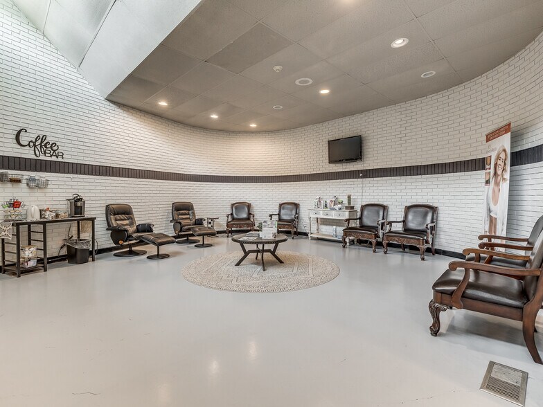 More Photos Of 7304 N Comanche Ave, Oklahoma City Medical For Sale