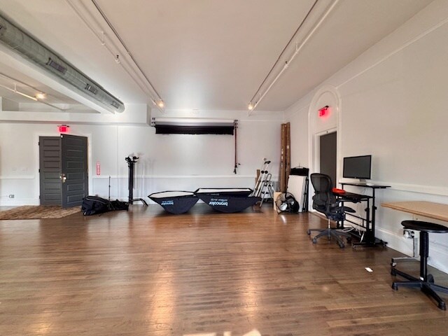 More Photos Of 1174-1178 River St, Hyde Park Office For Lease