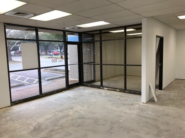 More Photos Of 2007 Kramer Ln, Austin General Retail For Lease