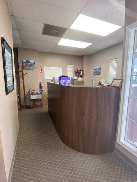 More Photos Of 2670 Highway 35 Byp S, Alvin Office For Lease