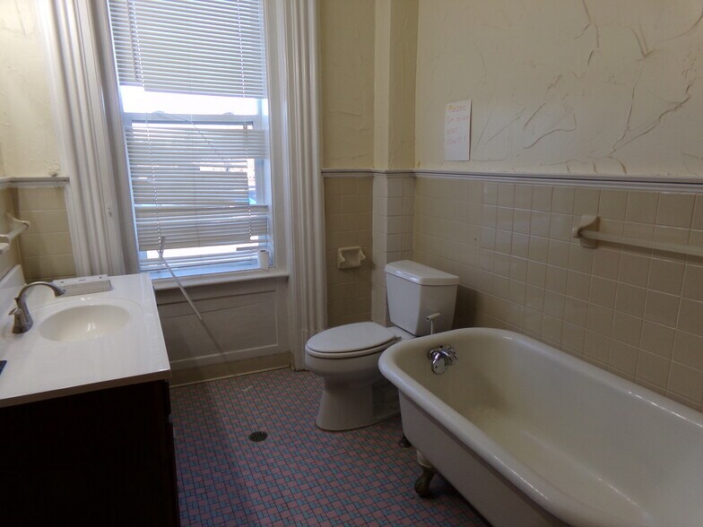 More Photos Of 721 Lincoln Way E, Massillon Office Residential For Sale