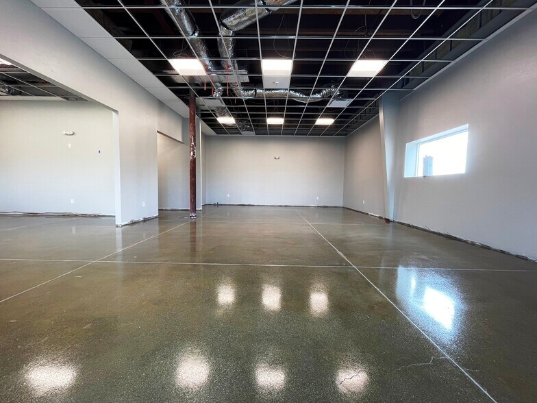 More Photos Of 3625 Ironbridge Blvd, Fort Myers Warehouse For Sale