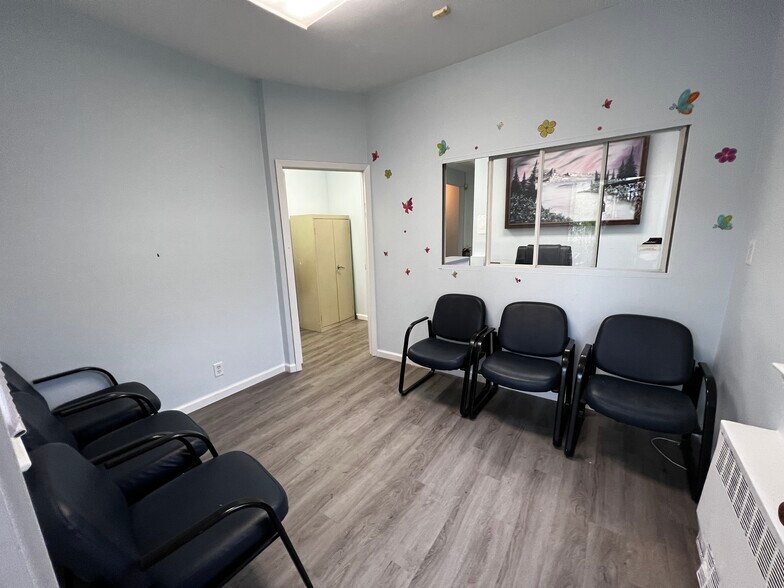 More Photos Of 238 Beach 20th St, Far Rockaway Medical For Lease