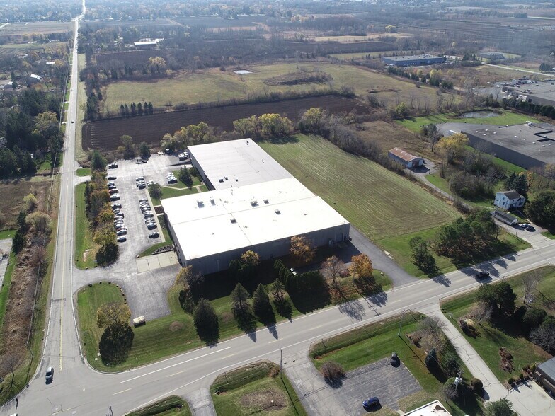 More Photos Of 10303 N Baehr Rd, Mequon Manufacturing For Sale