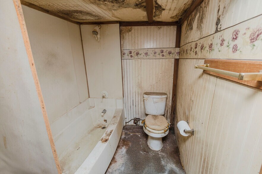 More Photos Of 1610 W 6th Ave, El Dorado General Retail For Sale