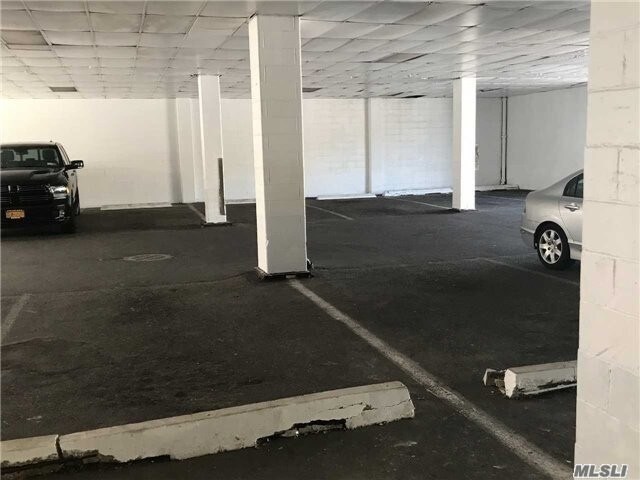 More Photos Of 120 W Park Ave, Long Beach Office For Sale