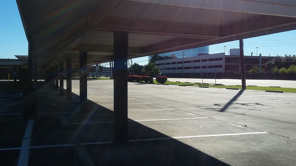 More Photos Of 2424 Wilcrest Dr, Houston Office For Lease