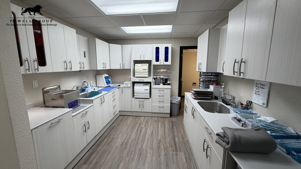 More Photos Of 2615 W 24th St, Plainview Medical For Sale