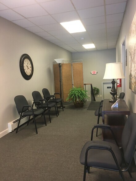 More Photos Of 869 Main St, Walpole Office For Lease