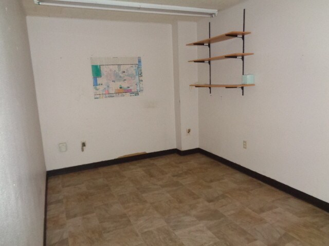More Photos Of 903 Industrial St, Clute Unknown For Lease