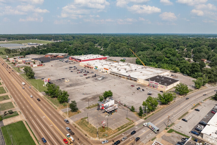 More Photos Of 3250-3278 Austin Peay Hwy, Memphis Storefront For Lease