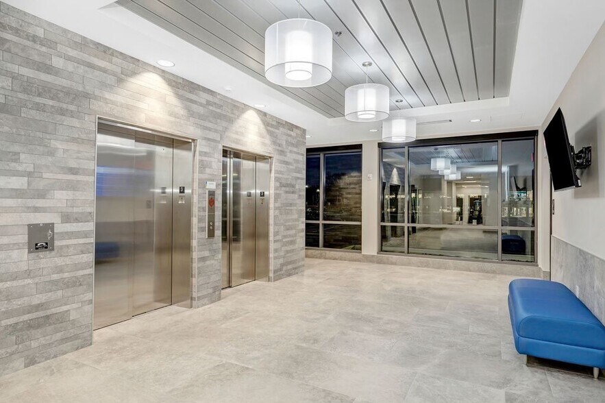 More Photos Of 6455 W Campus Oval, New Albany Medical For Lease