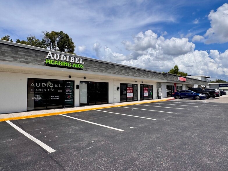 Primary Photo Of 4239 W Kennedy Blvd, Tampa Storefront For Lease