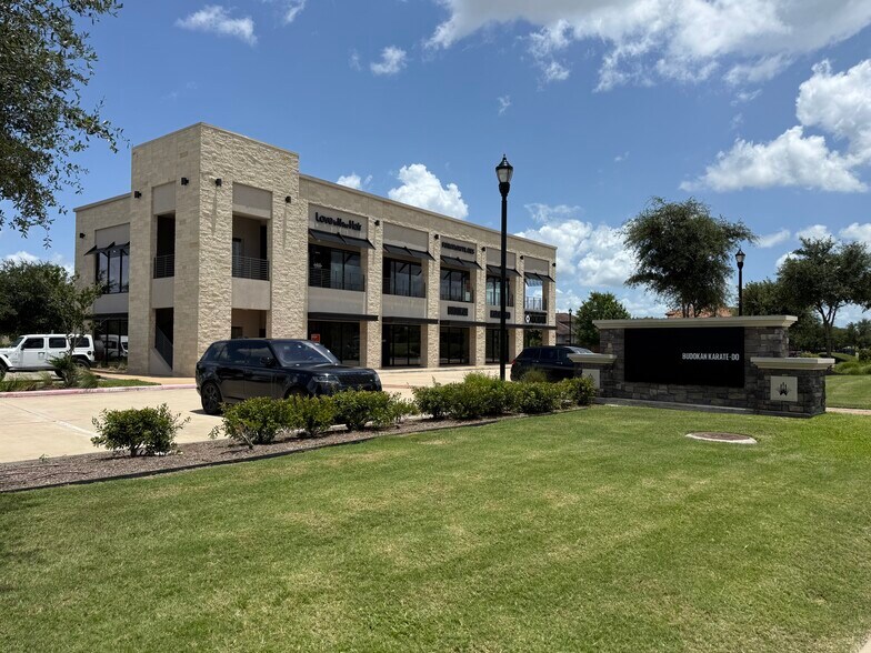 More Photos Of 18806 Noble Seven Ln, Sugar Land Storefront Retail Office For Lease