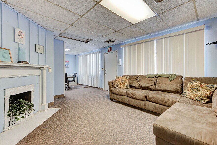 More Photos Of , El Reno Office For Sale