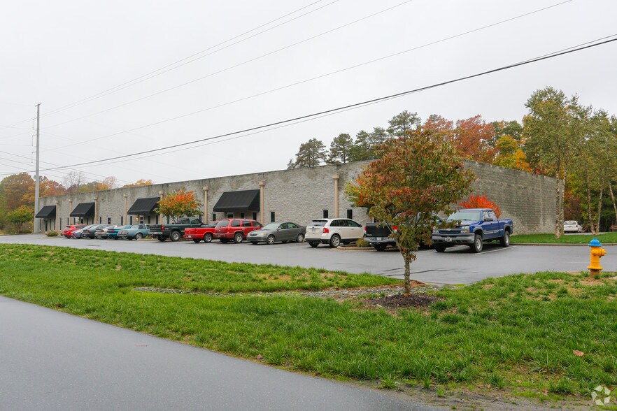 More Photos Of 7471-7473 Hagers Hollow Dr, Denver Warehouse For Lease