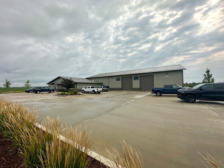 More Photos Of 24145 S La Grange Rd, Frankfort Manufacturing For Sale