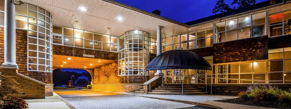 Primary Photo Of 50 Red Oaks Mill Rd, Poughkeepsie Hotel For Sale