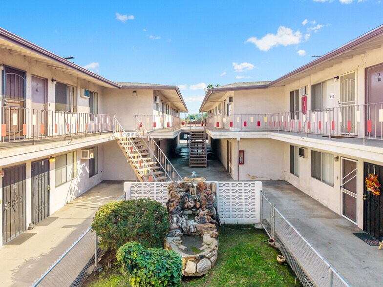 More Photos Of 524 N Poplar Ave, Montebello Apartments For Sale