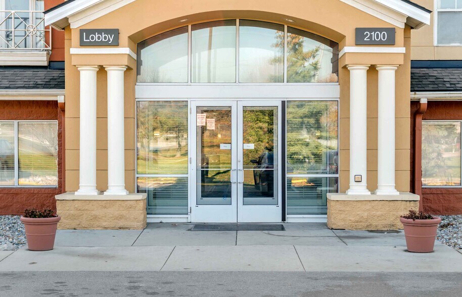 More Photos Of 2100 Featherstone Rd, Auburn Hills Hotel For Sale