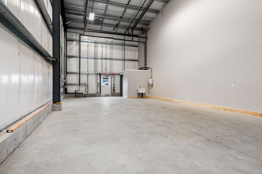 More Photos Of 2 Ricketts Pond Dr, Carver Light Distribution For Lease