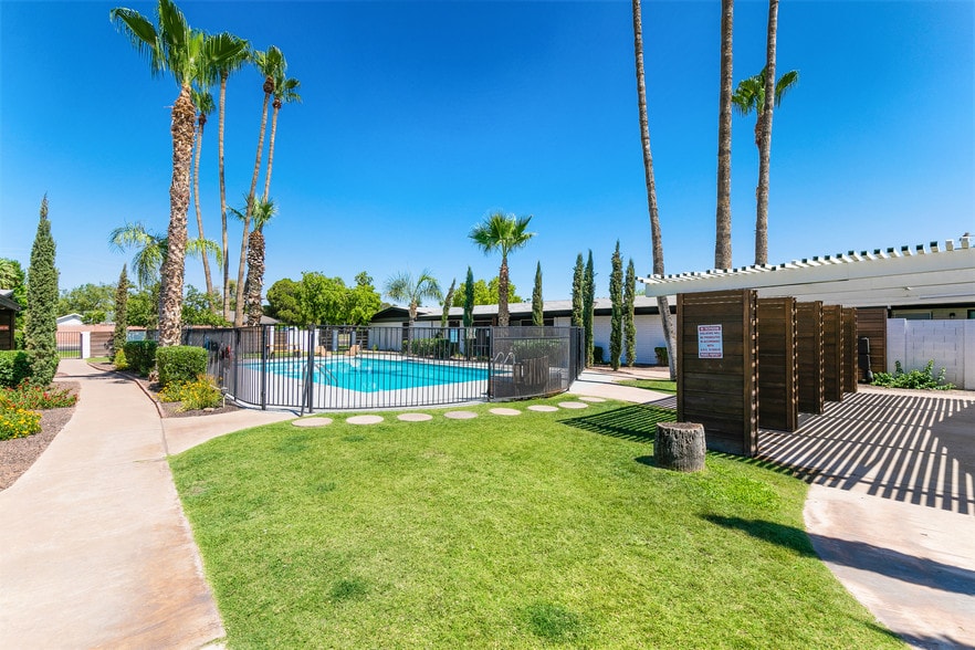 More Photos Of 2620 N 40th St, Phoenix Apartments For Sale