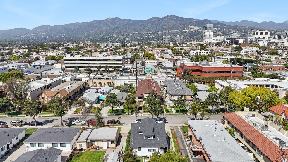 More Photos Of 426 Ivy St, Glendale Apartments For Sale