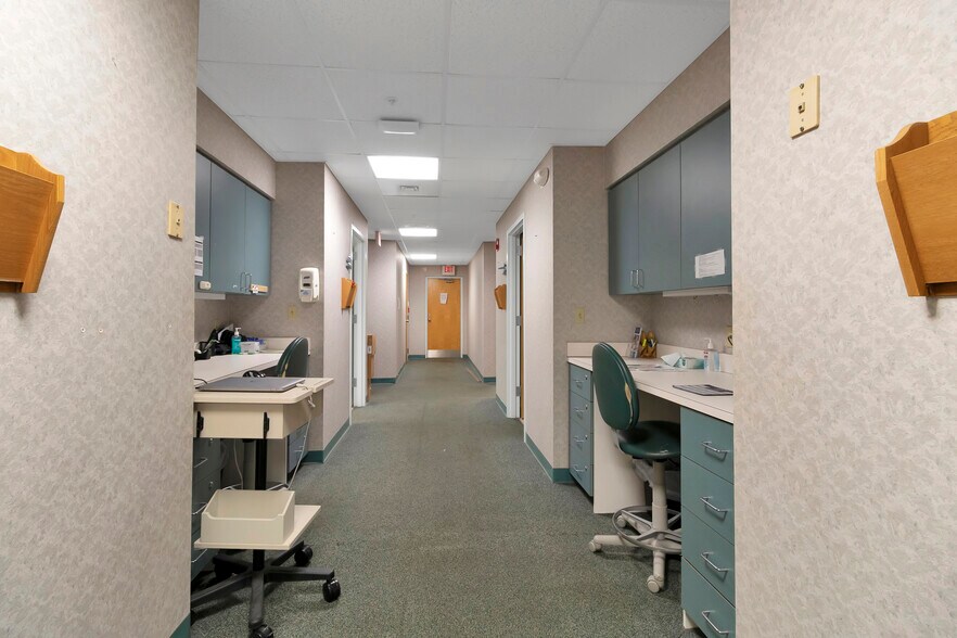 More Photos Of 2525 Harbor Blvd, Port Charlotte Medical For Sale