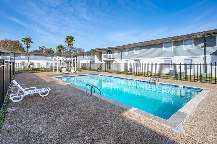 More Photos Of 4445 Alvin Dark Ave, Baton Rouge Apartments For Sale