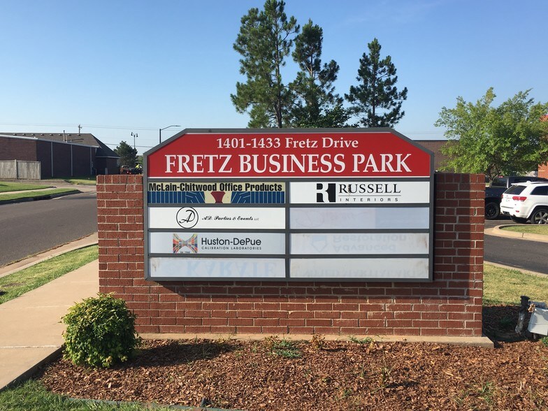 More Photos Of 1421 S Fretz Dr, Edmond Flex For Lease