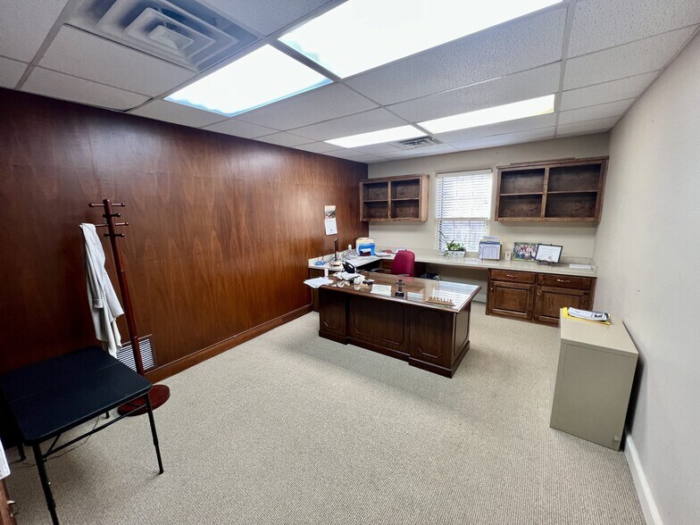 More Photos Of 620 4th St, Graham Office For Sale