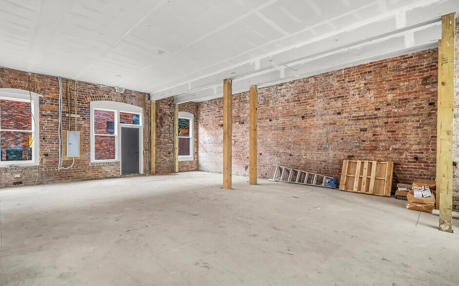 More Photos Of 351 Martin Luther King Jr Blvd, Savannah Storefront Retail Residential For Lease